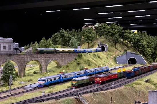 Miniland. Найбільший залізничний макет України — 300+ будівель і рухомі потяги у масштабі 1:87