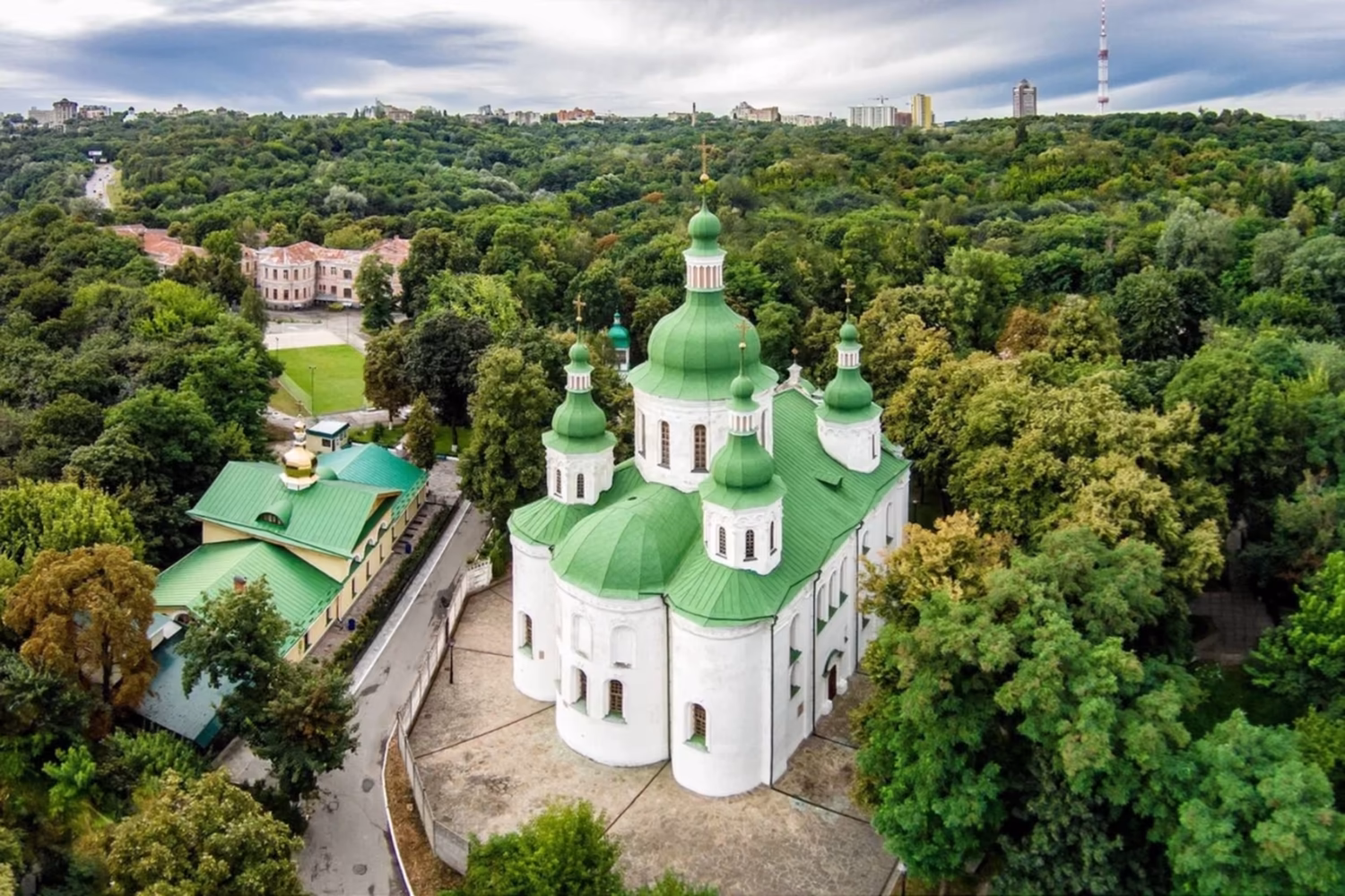 Музей «Кирилівська церква». Фрески XII століття і ранні роботи Михайла Врубеля в одному храмі